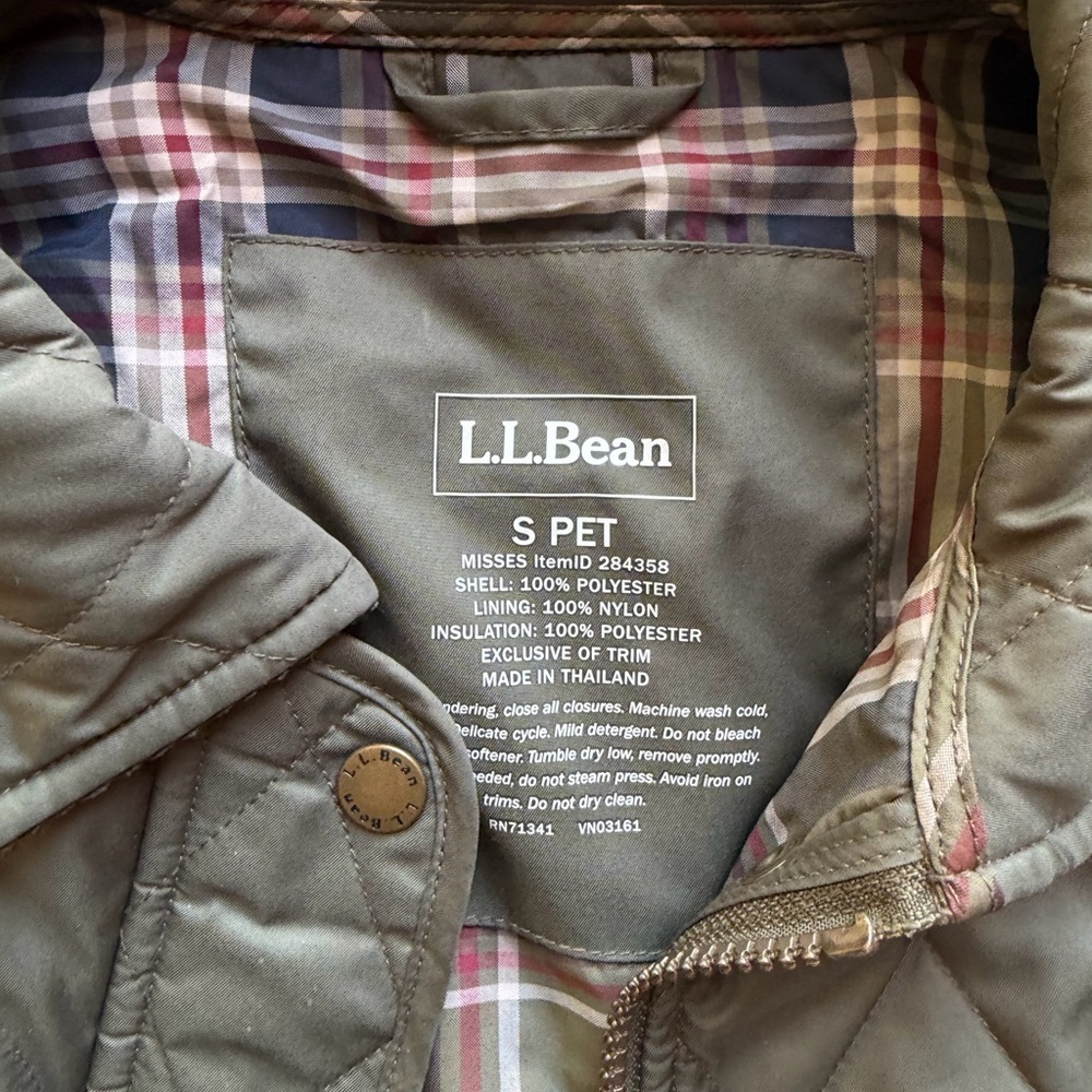 L.L. Bean woman’s Green Quilted Vest - Picture 3 of 3